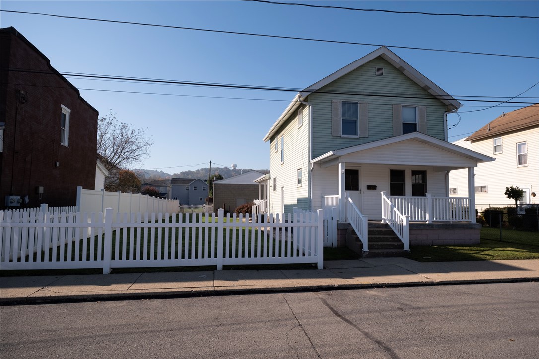 1022 1st Ave — photo 1