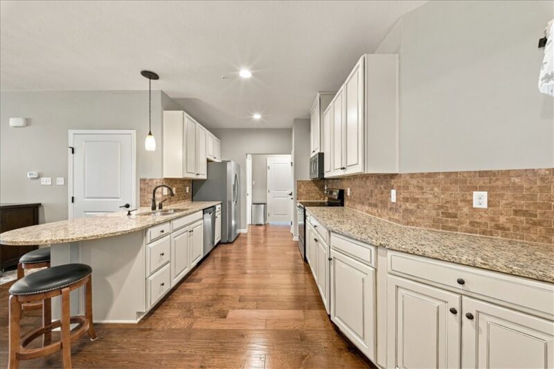 2000 Connecticut Ln — photo 4