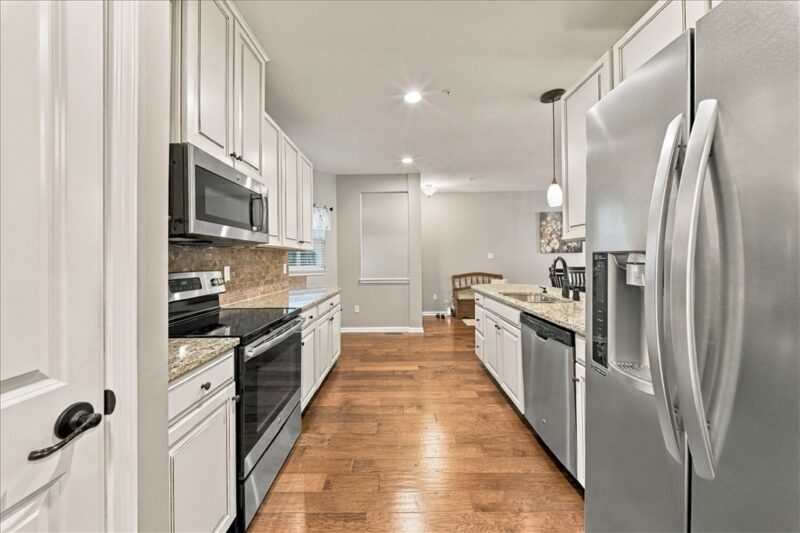 2000 Connecticut Ln — photo 5