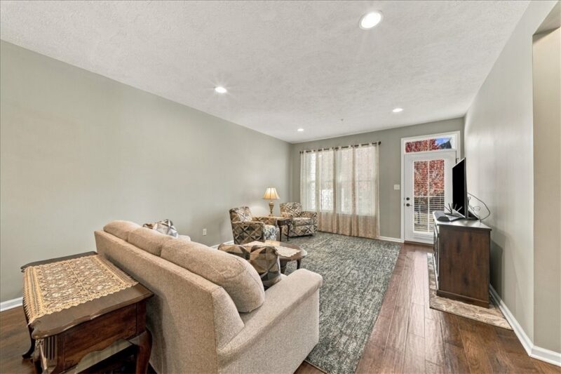 2000 Connecticut Ln — photo 8
