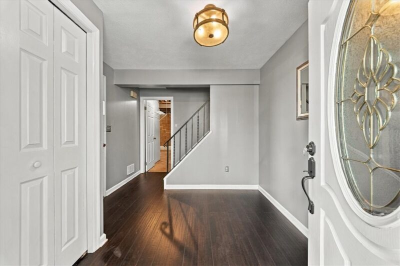 152 Aberdeen Dr — photo 2