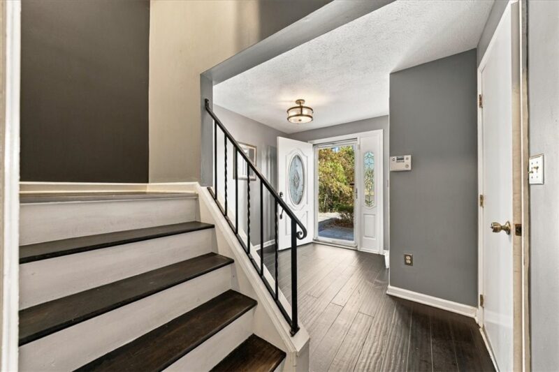 152 Aberdeen Dr — photo 3