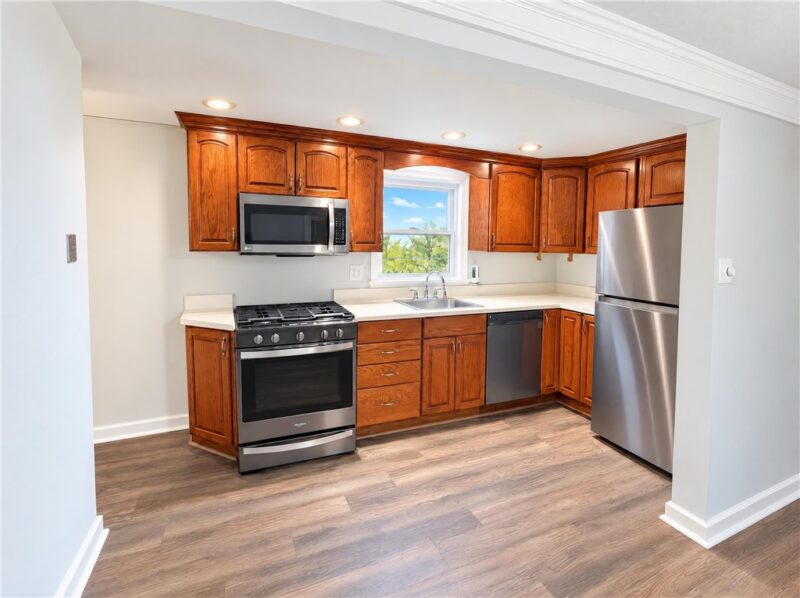 6831 Wilson St — photo 2