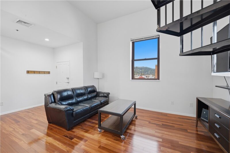 130 S 22nd St 3F — photo 8