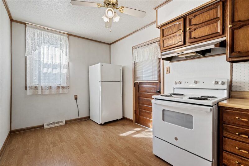 655 Glenn Street — photo 8