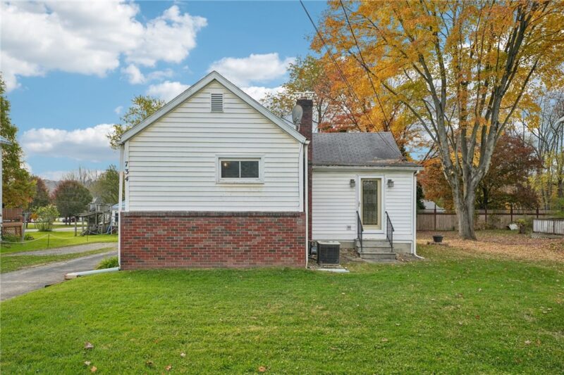 734 Harmony Fisher Ave — photo 2