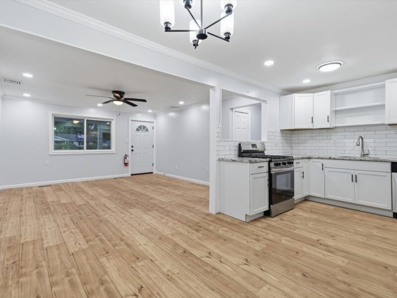219 Sherwood Drive — photo 3
