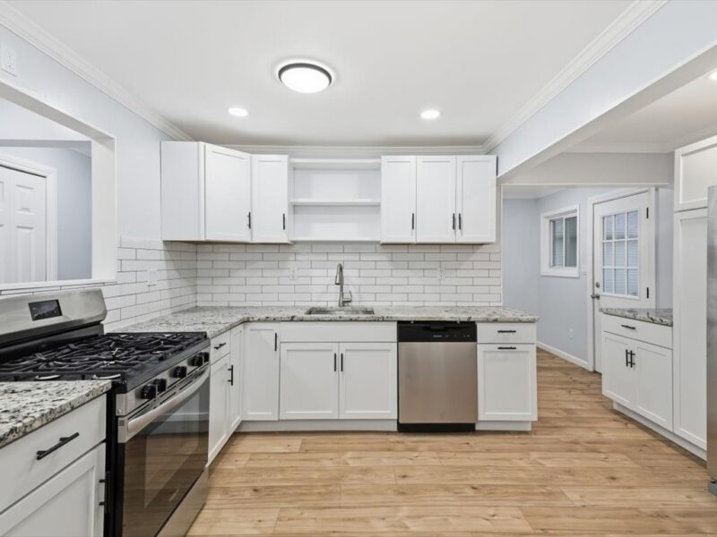 219 Sherwood Drive — photo 4