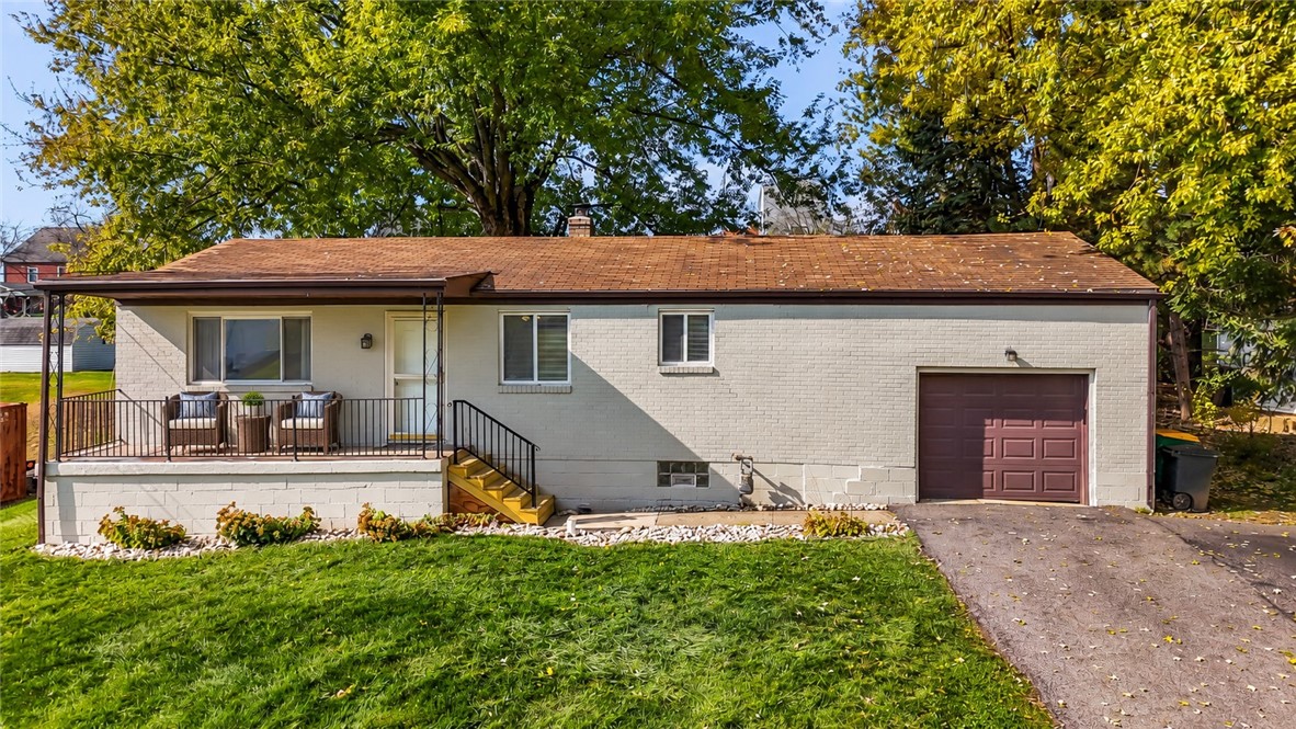 560 Ash St — photo 1