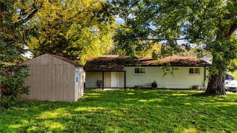 560 Ash St — photo 5