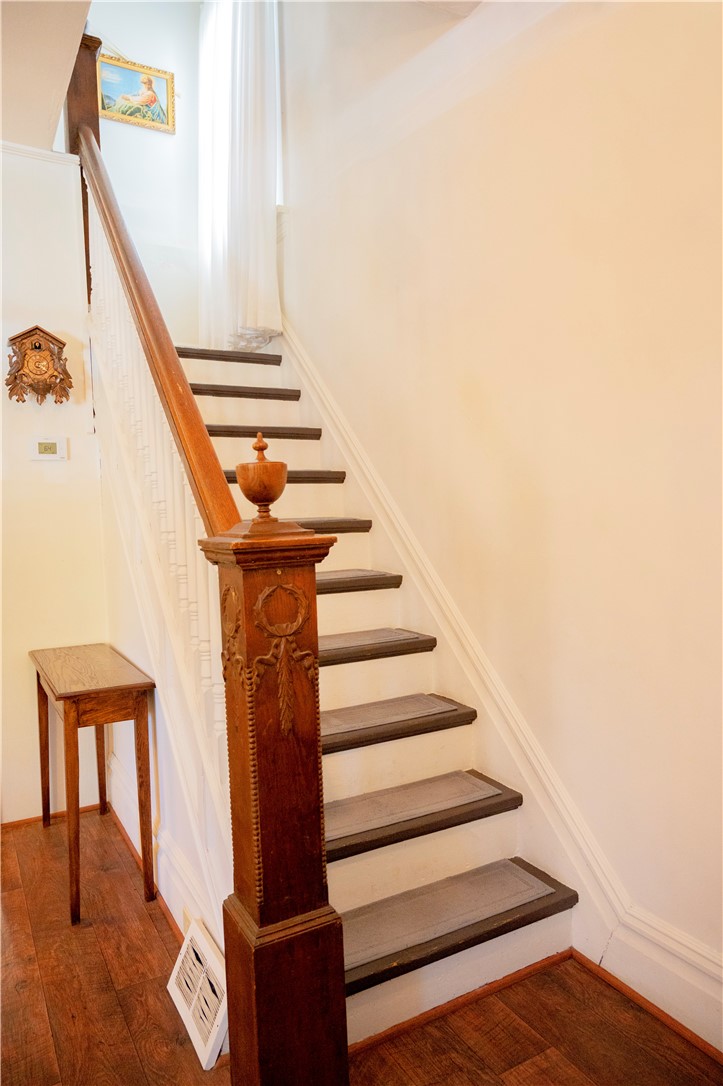 110 SUMMIT ST — photo 4
