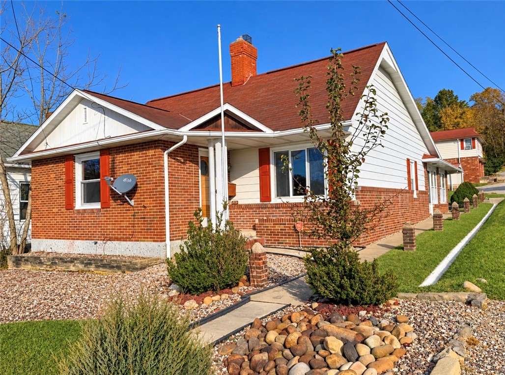 449 Race St — photo 1