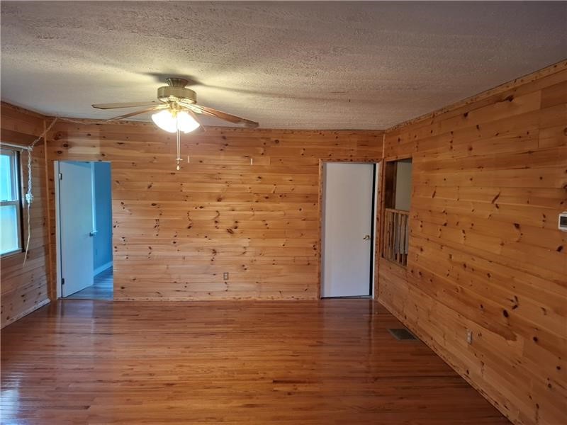 107 Sawmill Rd — photo 4