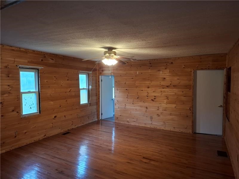 107 Sawmill Rd — photo 5