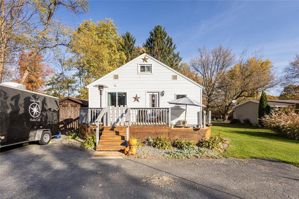 1868 Lillian Ave — photo 1