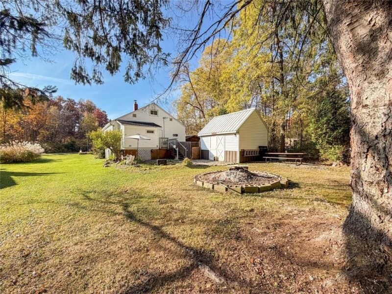 1868 Lillian Ave — photo 3
