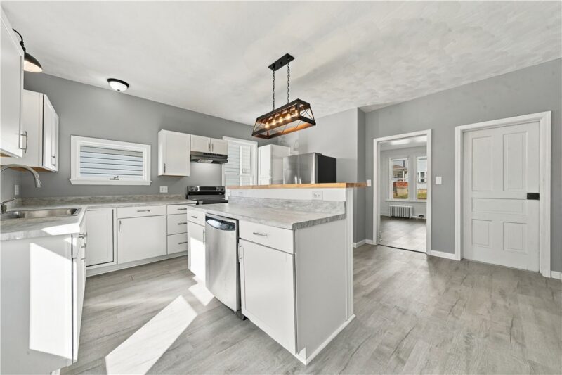 413 E Washington Ave — photo 2