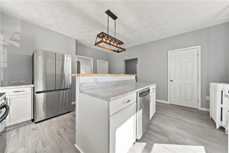 413 E Washington Ave — photo 4