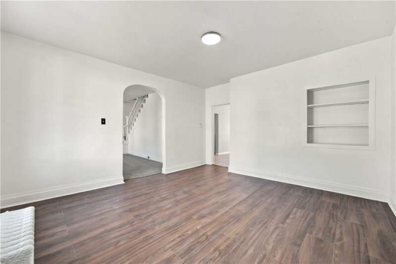413 E Washington Ave — photo 7