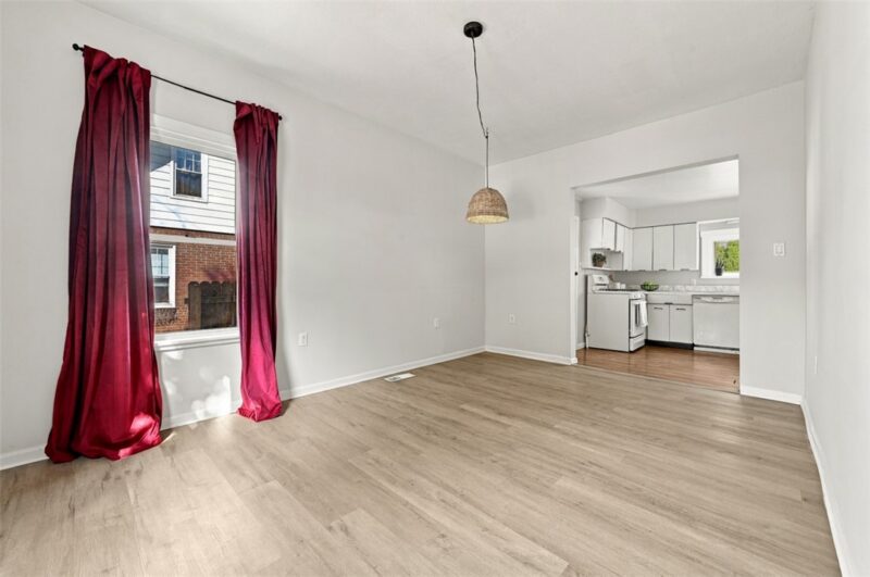 304 S High St — photo 8