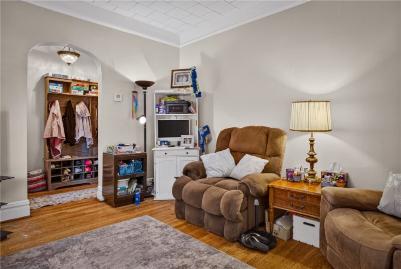 121 Carrick Ave — photo 4