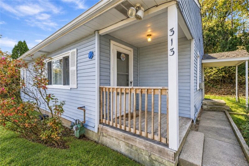 313 Foster Road — photo 2
