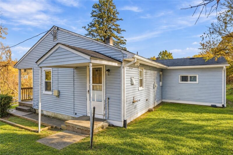 313 Foster Road — photo 3