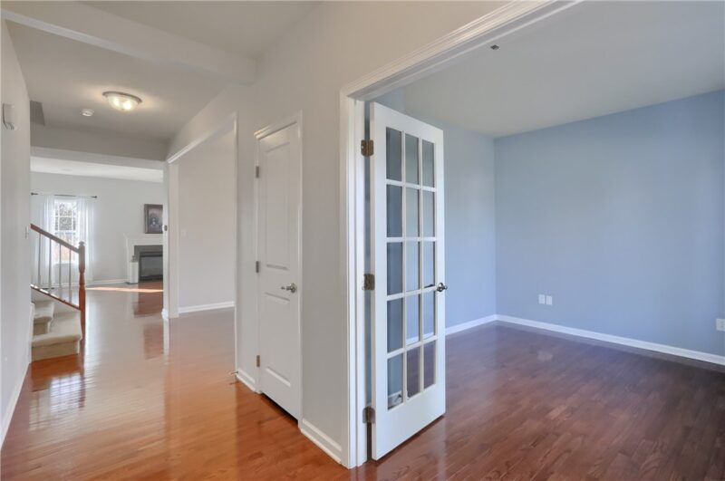 100 Village Circle — photo 4