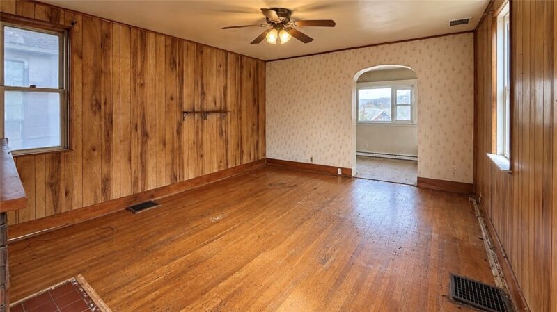 436 Conrad Avenue — photo 6