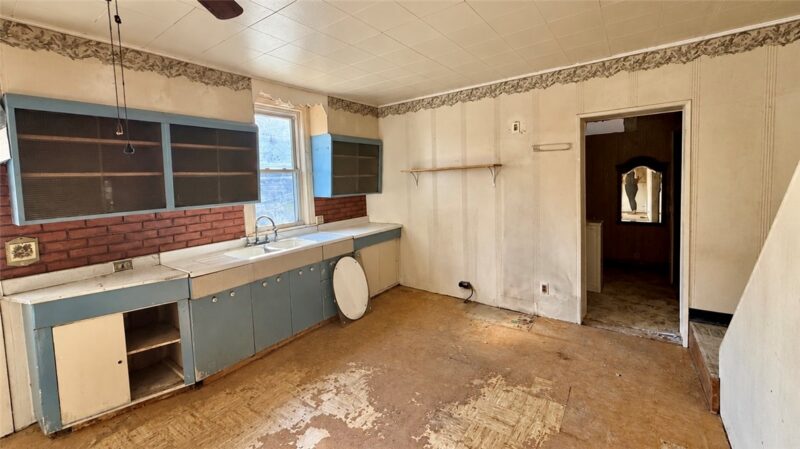 436 Conrad Avenue — photo 8