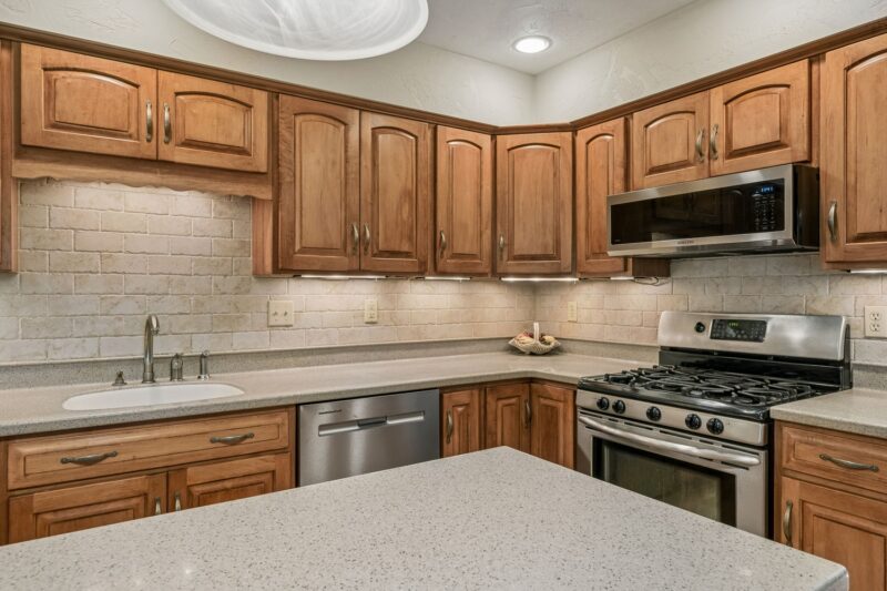 115 Van AVENUE — photo 4