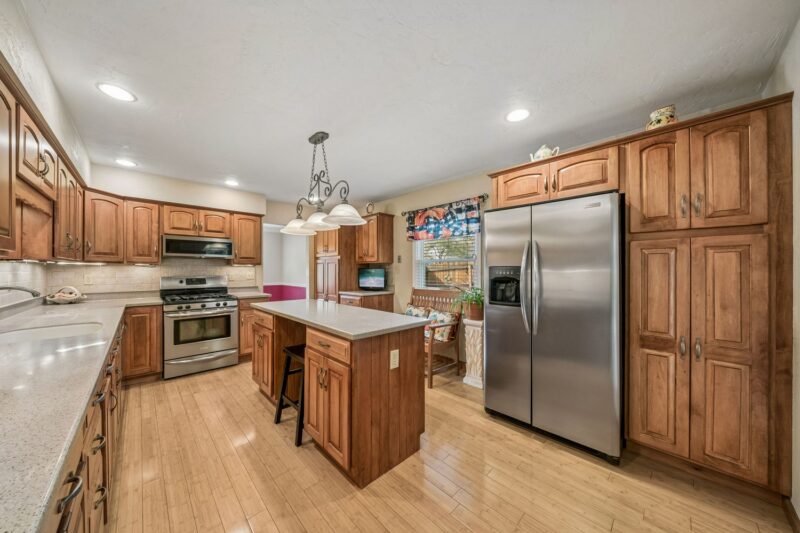 115 Van AVENUE — photo 5