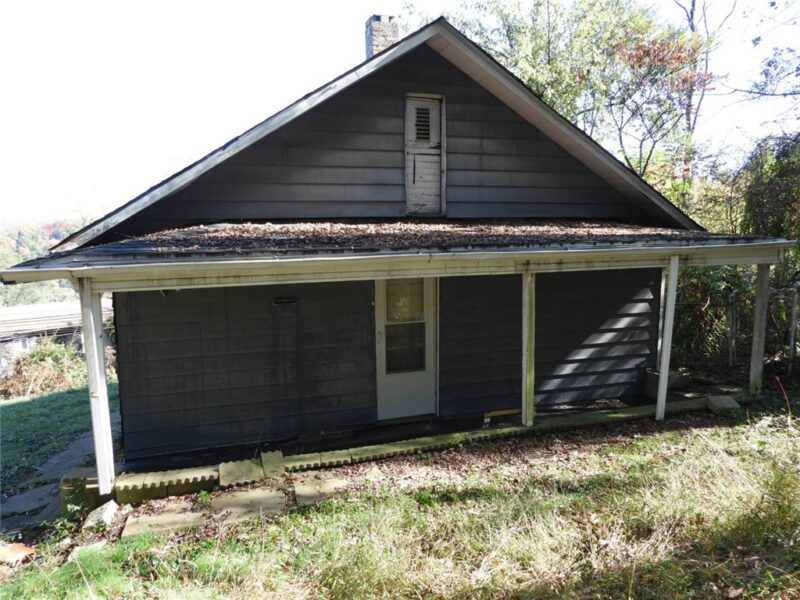 715 Greensburg Pike — photo 4