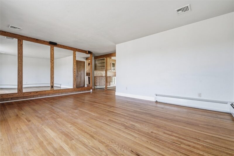 1323 Short St — photo 8