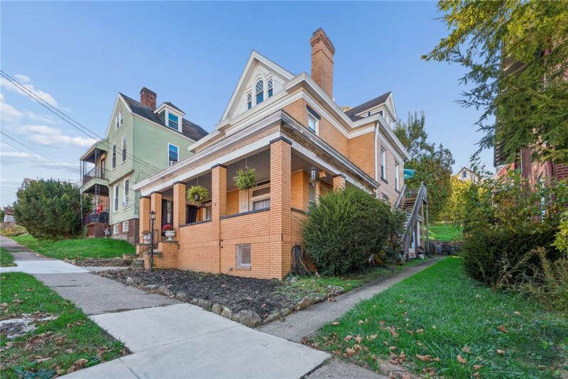 322 Walnut — photo 2