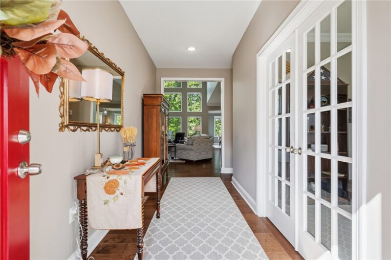 106 Grove Hill Ln — photo 2