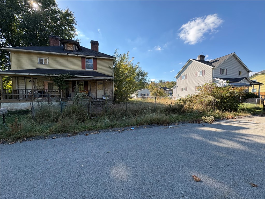 723 Riverside Dr — photo 1