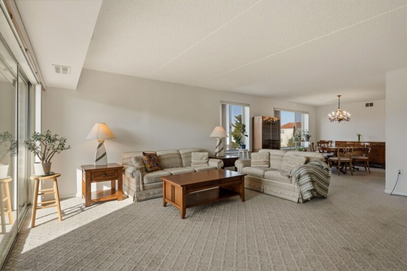 2160 Greentree Road 611W — photo 3