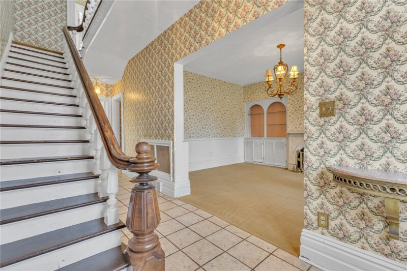 235 College Ave — photo 2