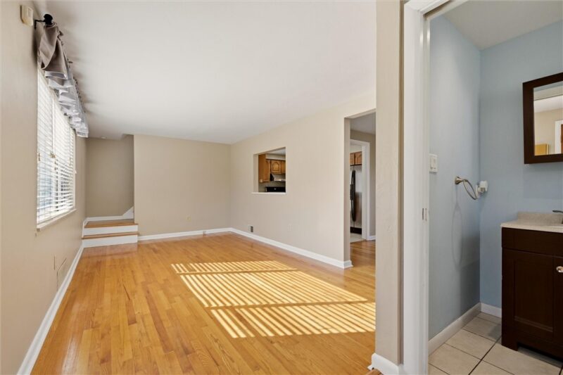 322 Orchard Drive — photo 4