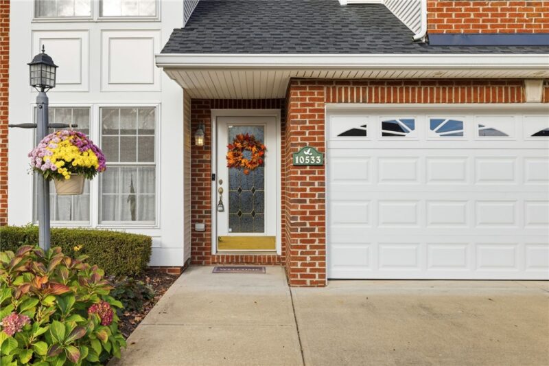 10533 Abbey Ln — photo 4