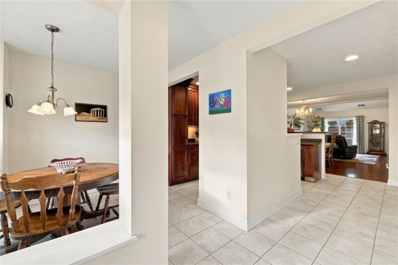 10533 Abbey Ln — photo 5