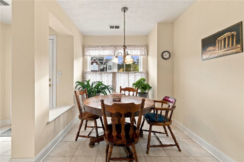 10533 Abbey Ln — photo 8