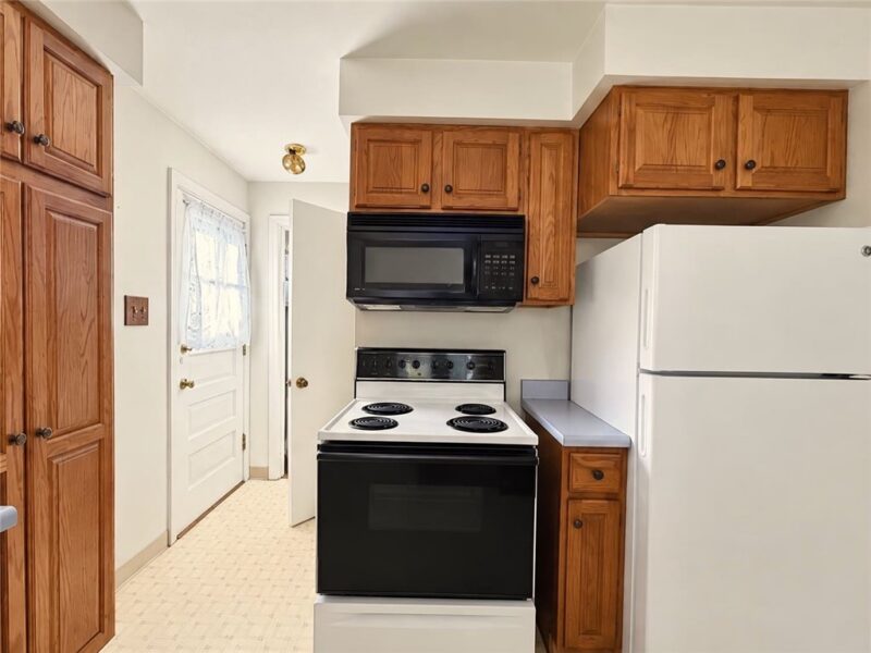 1143 Greentree Rd — photo 7