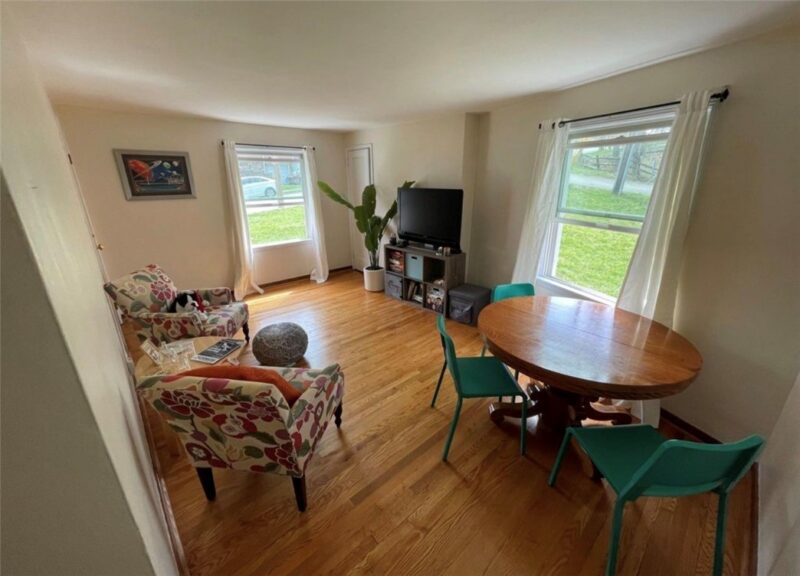 1453 Woodbine St — photo 2