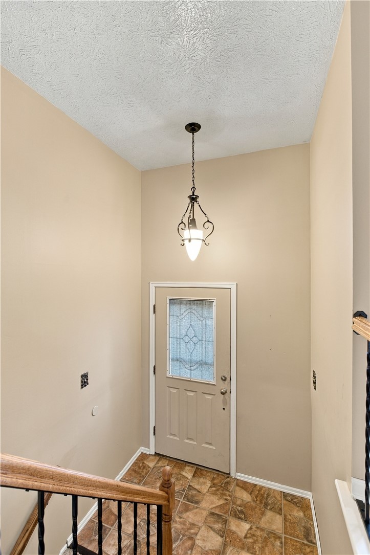 207 Manor Court — photo 4