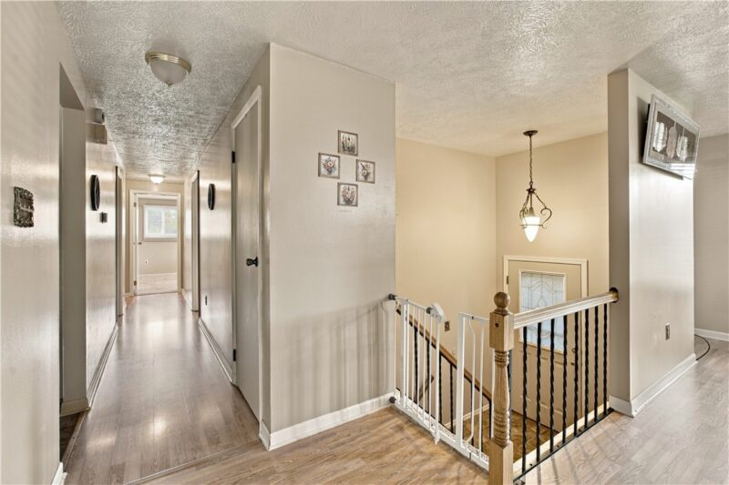 207 Manor Court — photo 6