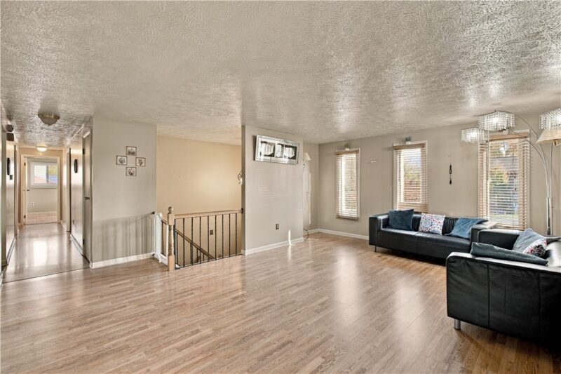 207 Manor Court — photo 8