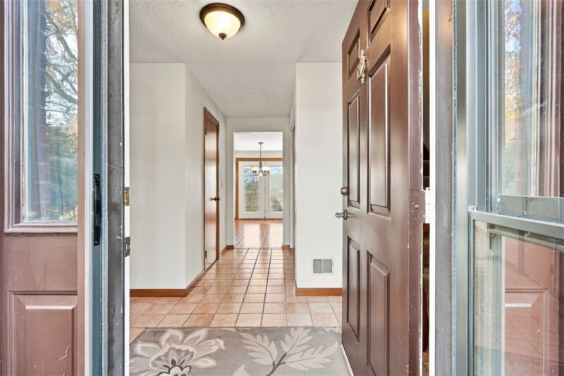 869 Hillcrest Cir — photo 7