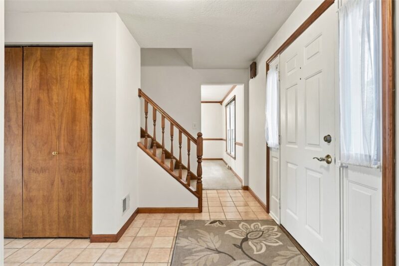 869 Hillcrest Cir — photo 8